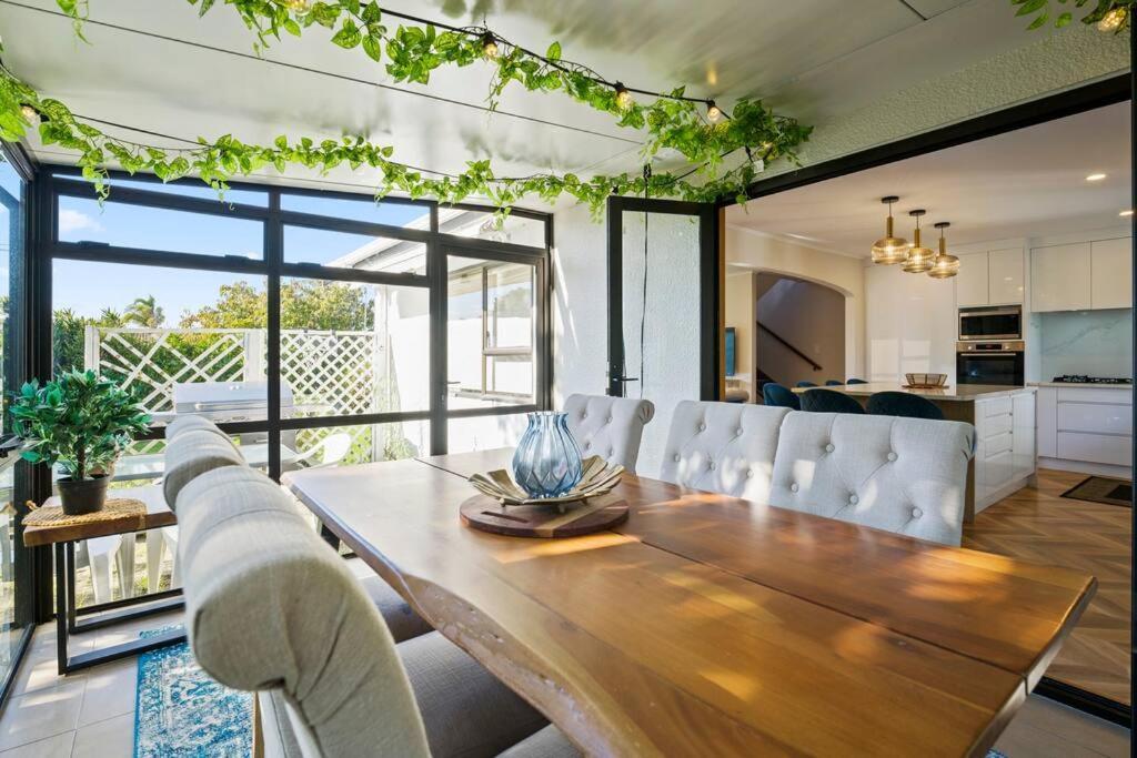 Not Usually Available - Lucky U! Auckland Exterior foto