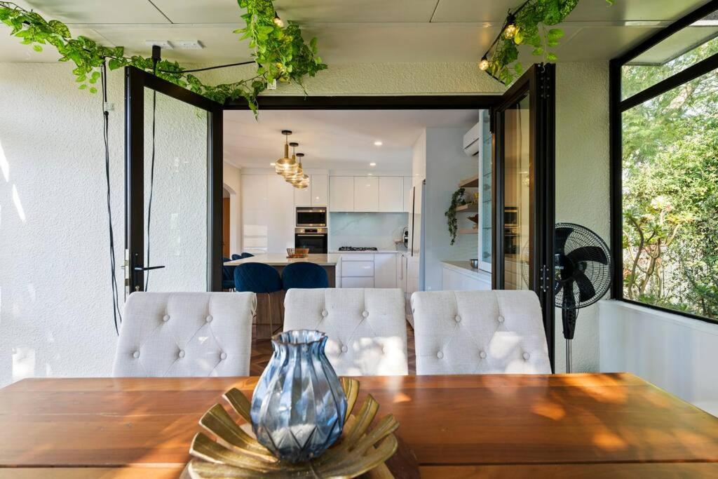 Not Usually Available - Lucky U! Auckland Exterior foto
